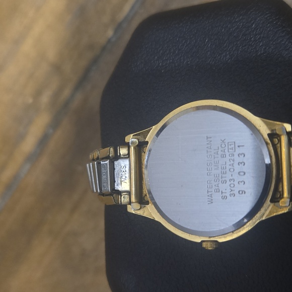 Seiko Gold and White Quartz Watch main image 5
